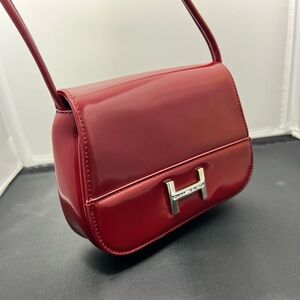 Tommy Hilfiger crossbody bag dark red patent leather small‎